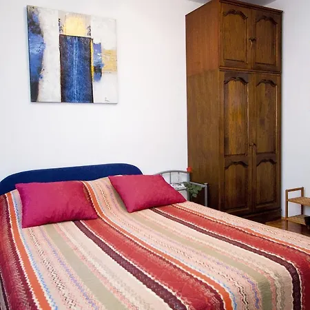 Lägenhet Apartments Crvena Orhideja