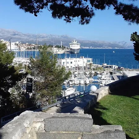 Apartment Apartments Crvena Orhideja Split